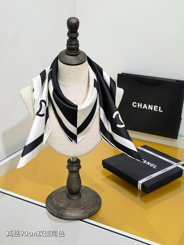 Chanel silk scarf hm33